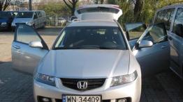 Honda Accord Tourer 2.0 Comfort - widok z przodu
