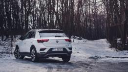 Volkswagen T-Roc 2.0 TSI 190 KM - galeria redakcyjna - widok z tyłu