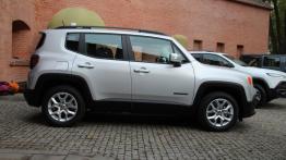 Jeep Renegade - galeria redakcyjna - prawy bok