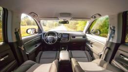 Mitsubishi Outlander Facelifting (2016) - galeria redakcyjna - widok ogólny wnętrza