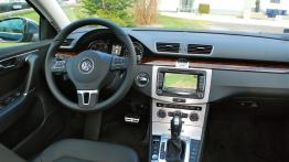 Volkswagen Passat B7 Alltrack 2.0 TDI CR DPF BlueMotion 170KM - galeria redakcyjna - pełny panel prz