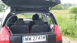Citroen C2 1.6 16V VTR - galeria redakcyjna - tył - bagażnik otwarty