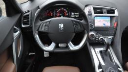 Citroen DS5 Hatchback 5d 2.0 HDi 163KM - galeria redakcyjna - kokpit