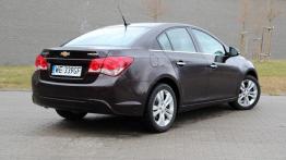Chevrolet Cruze Sedan 1.8 141KM - galeria redakcyjna - widok z tyłu