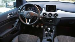 Mercedes Klasa B W246 Sports Tourer 180 BlueEFFICIENCY 122KM - galeria redakcyjna - kokpit