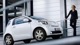 Toyota iQ - maleńka, ale jakże potężna