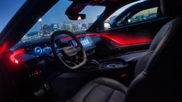 Legendarny muscle car oficjalnie wjeżdża do Europy! Oto Dodge Charger w wersji Sixpack i Daytona