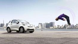 Toyota iQ - maleńka, ale jakże potężna