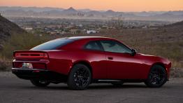 Legendarny muscle car oficjalnie wjeżdża do Europy! Oto Dodge Charger w wersji Sixpack i Daytona