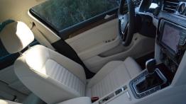 Volkswagen Passat B8 w Sardynii - galeria redakcyjna - widok ogólny wnętrza z przodu