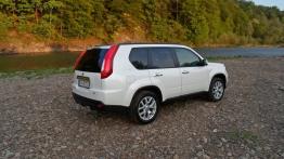 Nissan X-Trail II Terenowy 2.0 dCi 150KM - galeria redakcyjna - prawy bok