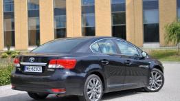 Toyota Avensis III Sedan Facelifting 2.2 D-CAT 177KM - galeria redakcyjna - widok z tyłu