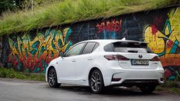 Lexus CT 200h Facelifting 136KM - galeria redakcyjna - widok z tyłu