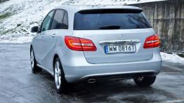 Mercedes Klasa B W246 Sports Tourer 180 BlueEFFICIENCY 122KM - galeria redakcyjna - widok z tyłu