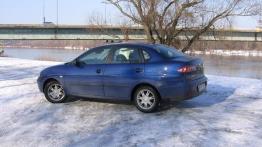 Seat Cordoba 1.4 16V (75 KM)  09.03.2006 - lewy bok