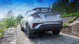 Toyota C-HR 1.2 Turbo 116 KM - galeria redakcyjna - widok z tyłu