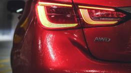 Infiniti Q50 S Hybrid (facelifting) - galeria redakcyjna - lewy tylny reflektor - w??czony