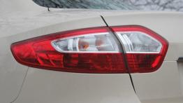 Renault Fluence Facelifting dCi - galeria redakcyjna - lewy tylny reflektor - wyłączony