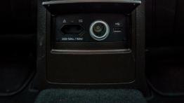 Skoda Superb L&K 2.0 TDI 150 KM - galeria redakcyjna - inny element panelu przedniego