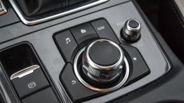 Mazda CX-5 2.5 Skyactiv-G i-ELOOP 192 KM - galeria redakcyjna - panel sterowania na tunelu środkowym