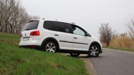 Volkswagen Cross Touran 2.0 TDI 177KM - galeria redakcyjna - prawy bok