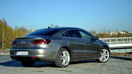 Volkswagen CC Coupe 2.0 TDI CR DPF 177KM - galeria redakcyjna - widok z tyłu