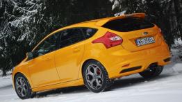 Ford Focus III Hatchback 5d 2.0 EcoBoost 250KM - galeria redakcyjna - widok z tyłu