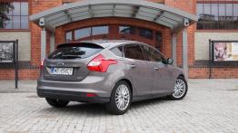 Ford Focus III Hatchback 5d 1.0 EcoBoost 125KM - galeria redakcyjna - widok z tyłu