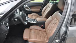 Citroen DS5 Hatchback 5d 2.0 HDi 163KM - galeria redakcyjna - widok ogólny wnętrza z przodu