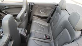 Audi A5 RS5 Facelifting 4.2 FSI 450KM - galeria redakcyjna - tylna kanapa