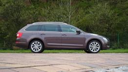 Skoda Octavia III Kombi 1.8 180KM - galeria redakcyjna - prawy bok
