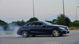 Mercedes E 400 Coupe Facelifting - galeria redakcyjna - prawy bok
