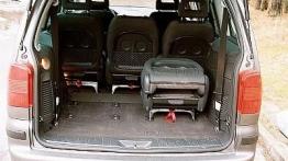 Seat Alhambra 1.9 TDI (130 KM) Signo - tylna kanapa złożona, widok z bagażnika
