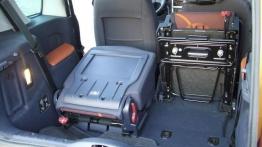 Peugeot 1007 1.4 - tylna kanapa złożona, widok z bagażnika