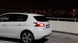 Peugeot 308 1.2 PureTech 130 KM - galeria redakcyjna - lewy bok