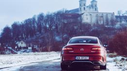 Mercedes E400 Coupe - galeria redakcyjna - widok z tyłu