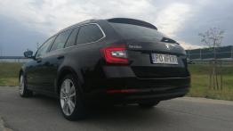 Skoda Octavia Kombi 1.5 TSI 150 KM - galeria redakcyjna - widok z tyłu