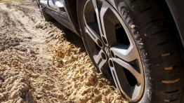 Suzuki Vitara 1.6 VVT 120 KM - galeria redakcyjna - opona