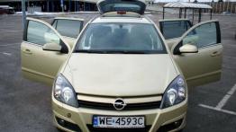 Opel Astra H Kombi 1.9 CDTI ECOTEC 120KM - galeria redakcyjna - widok z przodu