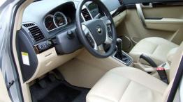 Chevrolet Captiva - galeria redakcyjna - widok ogólny wnętrza z przodu