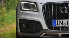 Audi Q5 Facelifting - galeria redakcyjna - prawy przedni reflektor - włączony