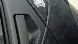 Nissan Juke SUV 1.6i 117KM - galeria redakcyjna - emblemat boczny