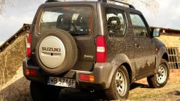 Suzuki Jimny Standard 1.3 VVT 85KM - galeria redakcyjna - widok z tyłu