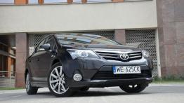 Toyota Avensis III Sedan Facelifting 2.2 D-CAT 177KM - galeria redakcyjna - widok z przodu