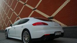 Porsche Panamera S E-hybrid - galeria redakcyjna - widok z tyłu