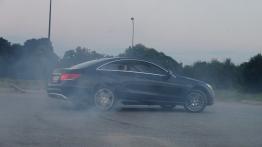 Mercedes E 400 Coupe Facelifting - galeria redakcyjna - prawy bok