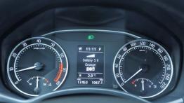 Skoda Octavia RS wewnątrz - prędkościomierz