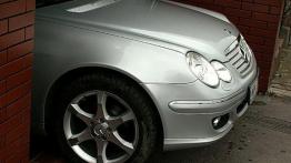 Mercedes Klasa C180K SportCoupé - galeria redakcyjna - widok z przodu