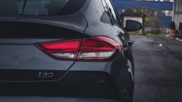Hyundai i30 Fastback 1.4 T-GDI 140 KM - galeria redakcyjna  - widok z tyłu