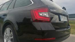 Skoda Octavia Kombi 1.5 TSI 150 KM - galeria redakcyjna - widok z tyłu
